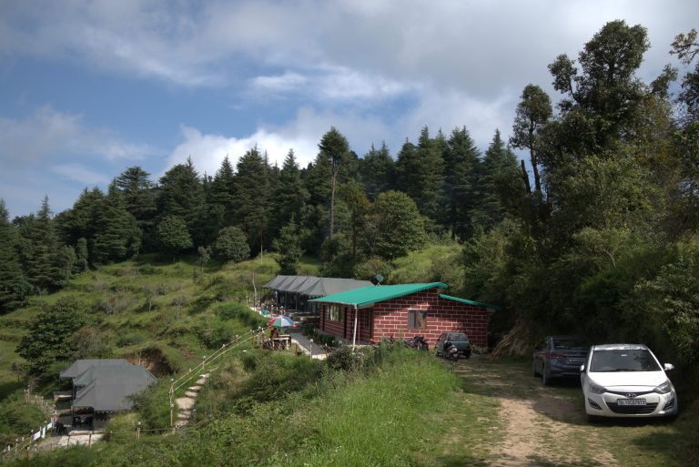 Camp & Cottage in Kanatal